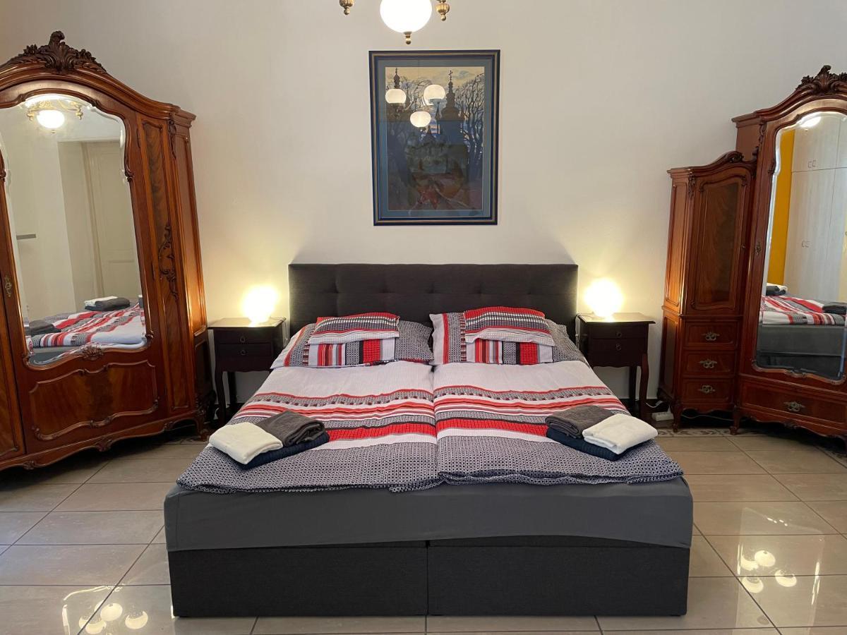 Buda Castle Apartment Budapest Esterno foto
