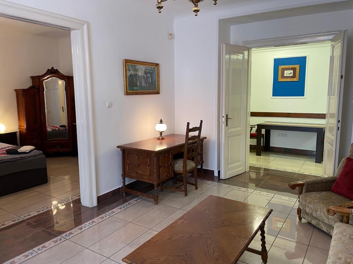 Buda Castle Apartment Budapest Esterno foto